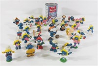 32 figurines de Schtroumpfs + 1 figurine diverse