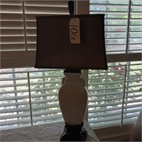 WHITE VASE-LIKE DESIGN LAMP