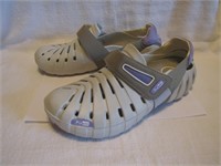 Size 8.5 Ladies Propet Voyager Shoes Worn Once