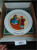 1984 Christmas Avon Plate w/ 22K Gold Trim