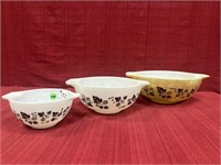 Pyrex Mixing Bowls, 1 1/2 PT, 2 1/2 QT, 4 QT