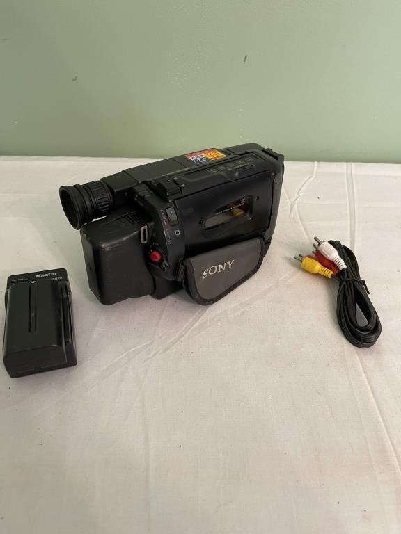 SONY 64X ZOOM CAMCORDER AND TAPES