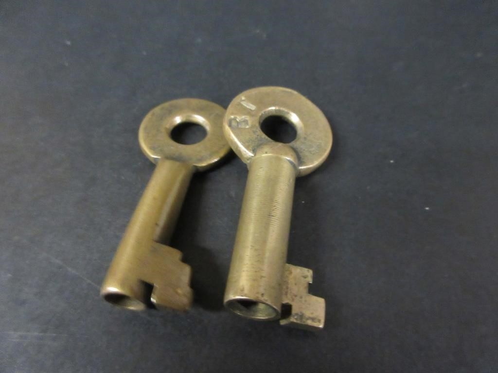 2 ANTIQUE BRASS RAILWAY KEYS