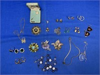 24 PIECES OF SIGNED COSTUME JEWELRY