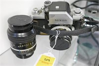 NIKON F W/2 LENSES