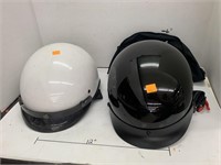 2 cnt Helmets
