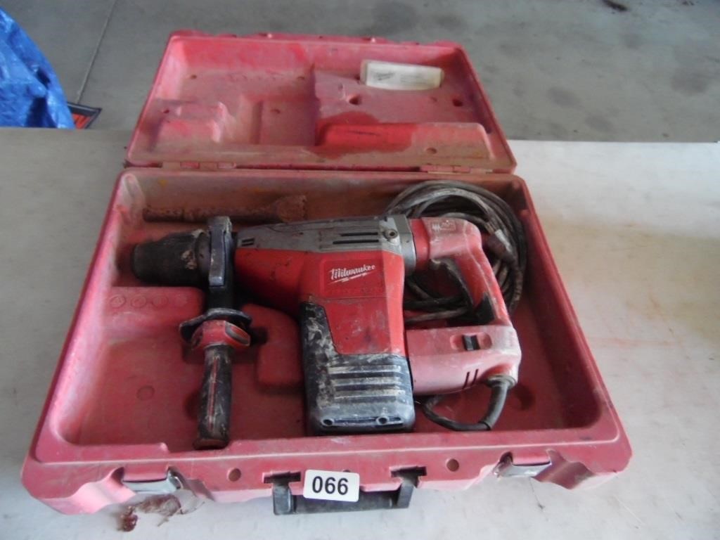 MILWAUKEE HAMMER DRILL