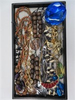 TRAY OF ASSORTED FASHION JEWELLERY