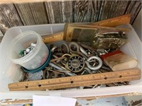 LOT OF ASSORTED HARDWARE & WORK BENCH ITEMS