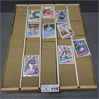 Assorted 85' Topps Baseball Cards