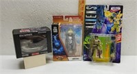 2 Action Figures in Package and 4.5in Cylon