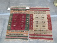2 AREA CARPETS APPROX 2.5' X 3.5'