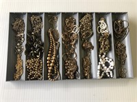 Large Collection of Chain Jewlery.