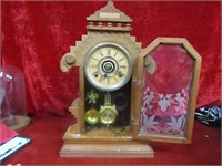 Antique Lebanon Gilbert gingerbread clock.