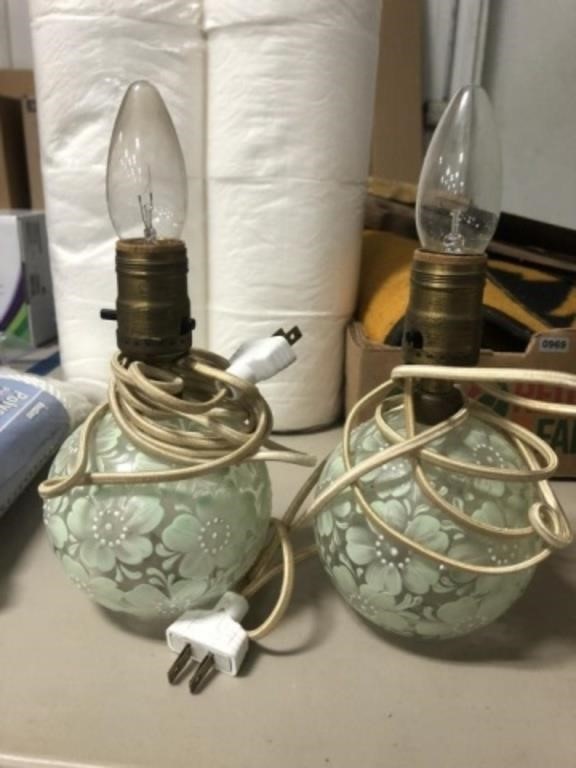 PAIR OF LAMPS