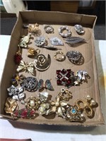Vintage Pins Jewelry Lot