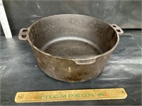 Cast iron pot