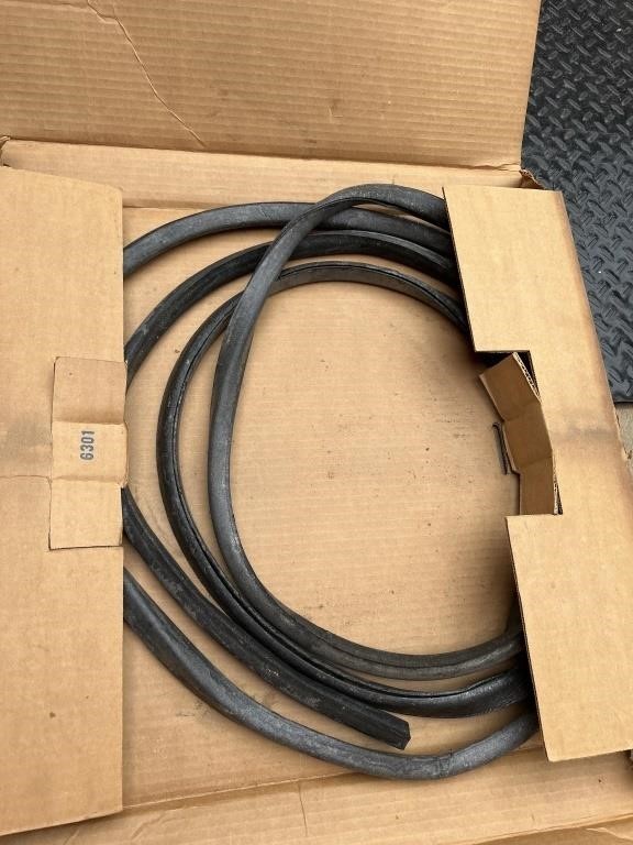 NOS Ford Weather strip seal