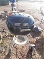 Weber Charcoal Grill On Wheels w/Extra Rack