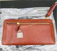 New Original From Macys Fossil Womans wallet RFID
