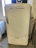 GE vintage fridge WORKS!