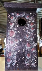 HAND MADE WOODEN HAND PAINTED BIRDHOUSE