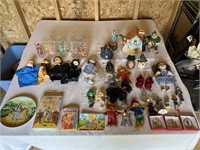 Wizard of Oz/Puppets/Figures/House/Glasses/Books/