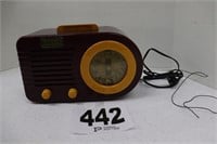Vintage Style Crosley Radio (Works)