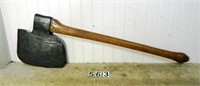 Unsigned, “Turf or Bog” axe w/ rounded upper edge