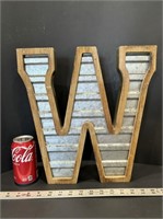 Heavy "W" Decor