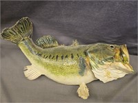 TAXIDERMIED LARGE MOUTH BASS 18.5"