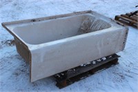 5' FIBERGLASS BATH TUB