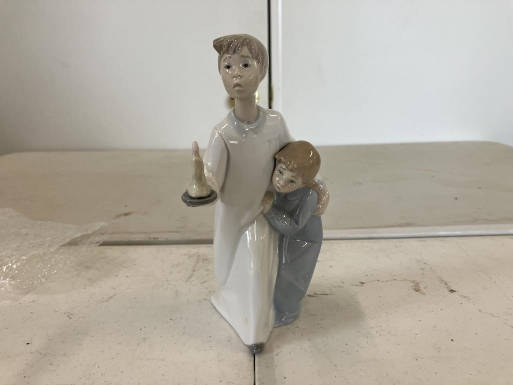 Lladro “Children in Nightshirts” Figure 4874 #1