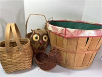 Baskets and Wicker Decor