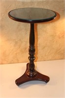 Small Bombay Company Pedestal Table