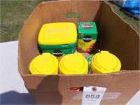 (2) Miracle Gro Containers, (3) Containers of