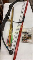 Compound bow, red bow and 7 arrows, arrow tips,