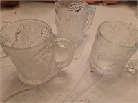 3 glass flintstones cups