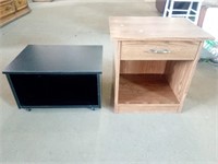Accent Table with Drawer Measures 19.5" x15.5" x