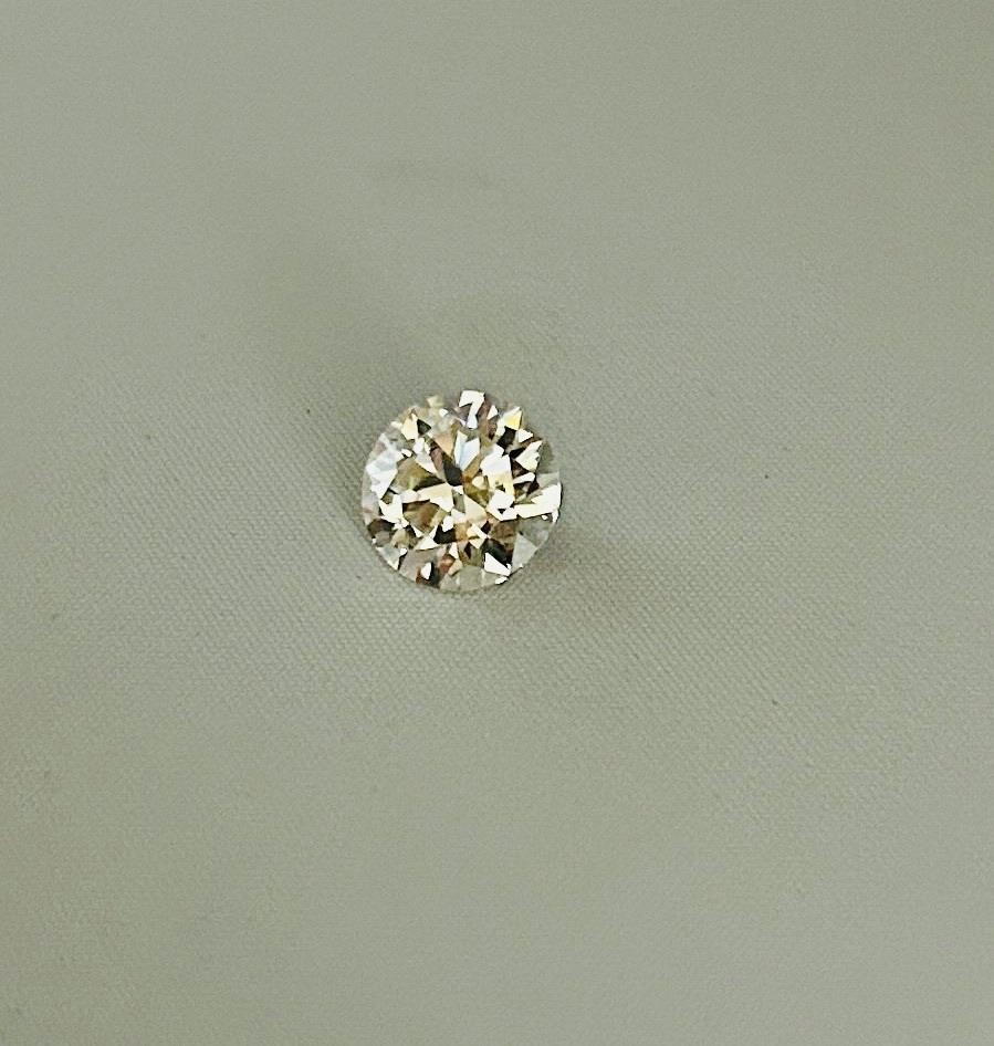 Stone 2 carats