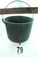 Cast Iron Footed Pot with Bail(R1)
