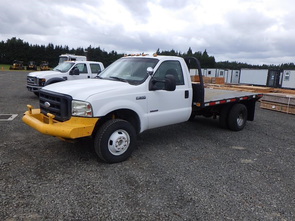 2006 Ford F350 11' S/A Flatbed Truck