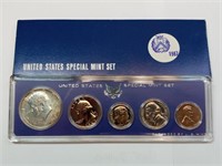 OF) 1967 US special mint set with silver half