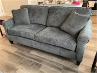 LaZBoy Gray Sofa 80”
