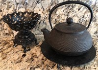 E - VINTAGE JAPANESE TEAPOT & PEDESTAL DISH (K127)