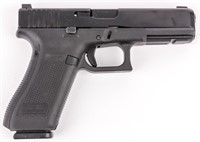 Gun Glock 17 Gen5 Semi Auto Pistol in 9MM