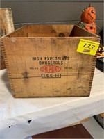 DUPONT EXPLOSIVES WOODEN CRATE