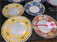 COLORFUL COLLECTOR PLATES