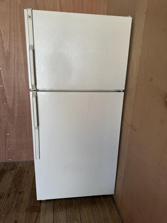 GE REFRIGERATOR