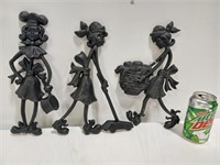 1971 cast metal wall art, Ladies doing chores